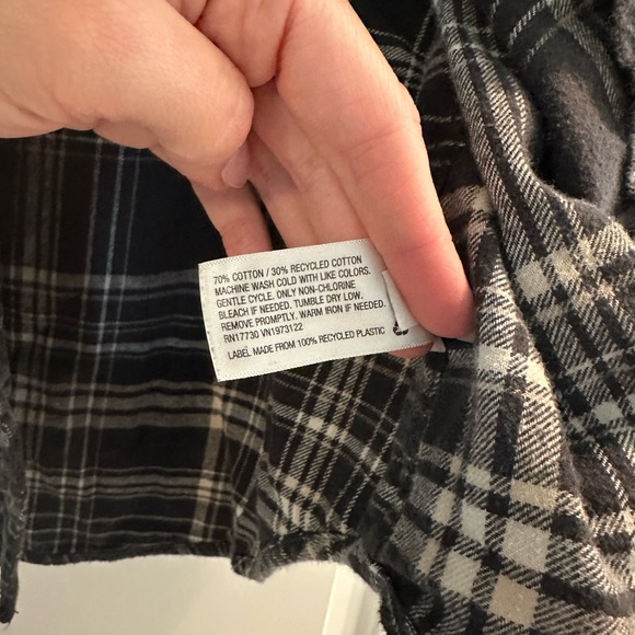 Universal Thread Flannel Button down - Picture 3 of 5